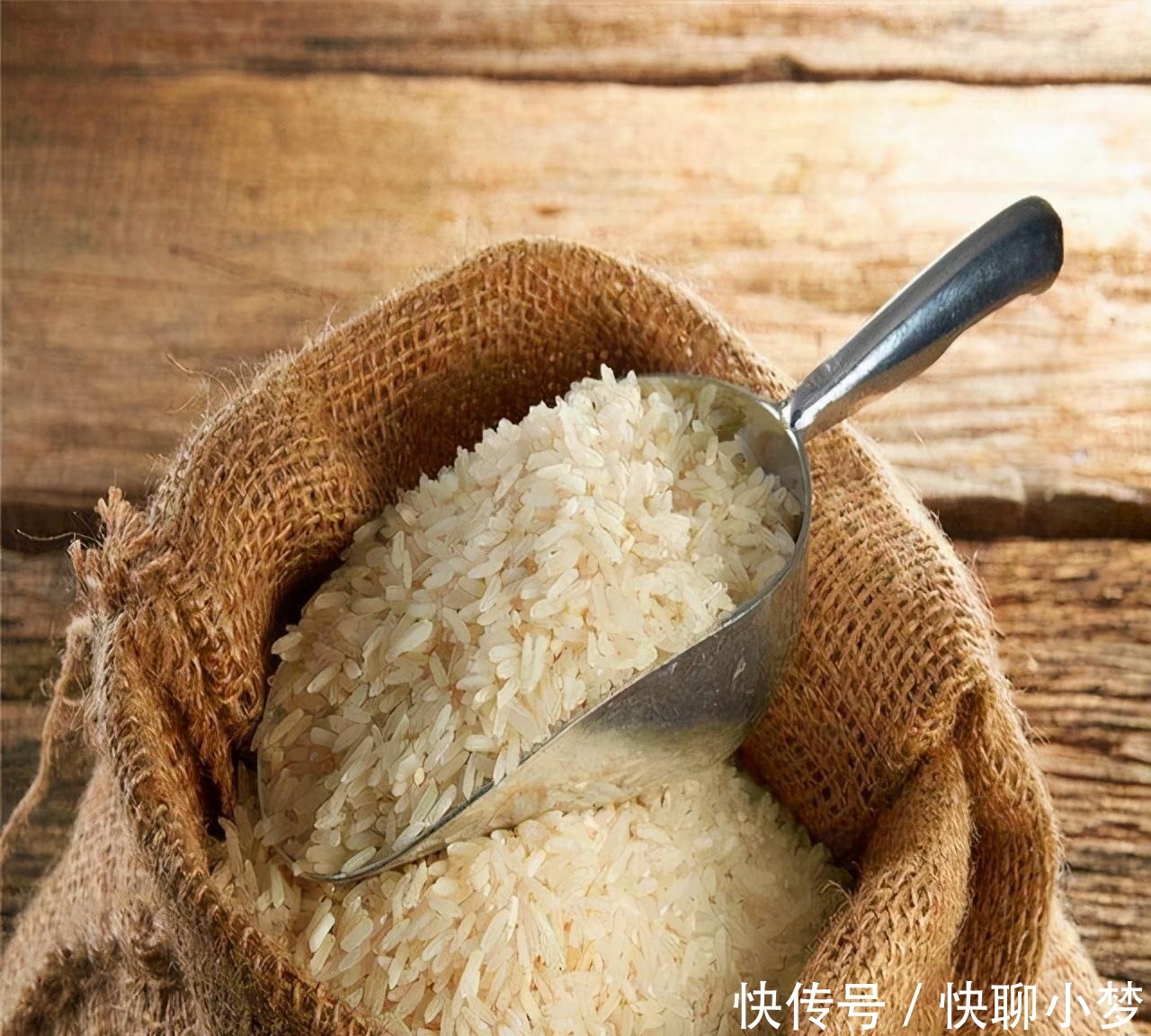 老话说:借米不借柴,借衣不借鞋,为啥不能借柴和鞋?