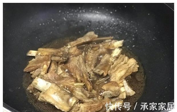做法|羊排最好吃的做法,妈妈保守好久的秘方,每周回家都要吃一顿!