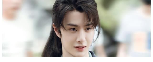 陈宇|王一博《冰雨火》开播成谜，年轻得志老成持重，真是知进退不简单