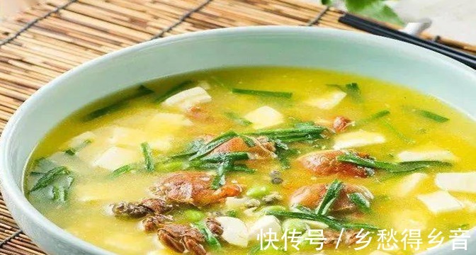 美食推荐橙香酸辣明炉鱼、小米鸡毛菜、河蟹毛豆烩豆腐制作方法!