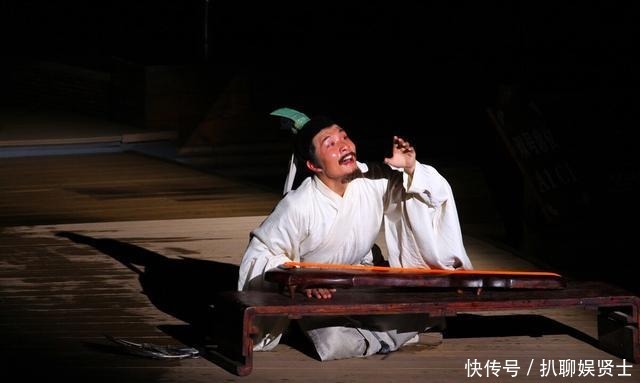 郭沫若声称才气不输苏轼,曾写下一首《水调歌头》,读罢高低立判