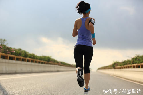 饥饿感|减肥的人坚持4个方法,促进脂肪分解,让身材慢慢瘦下来!