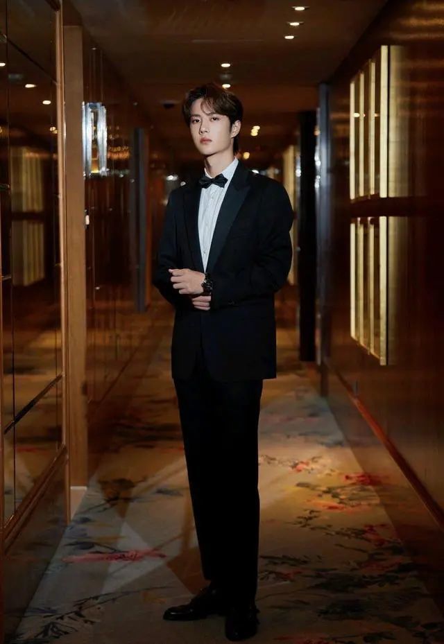 王一博连续三天营业，一场直播，一场舞台秀，一场盛典活动