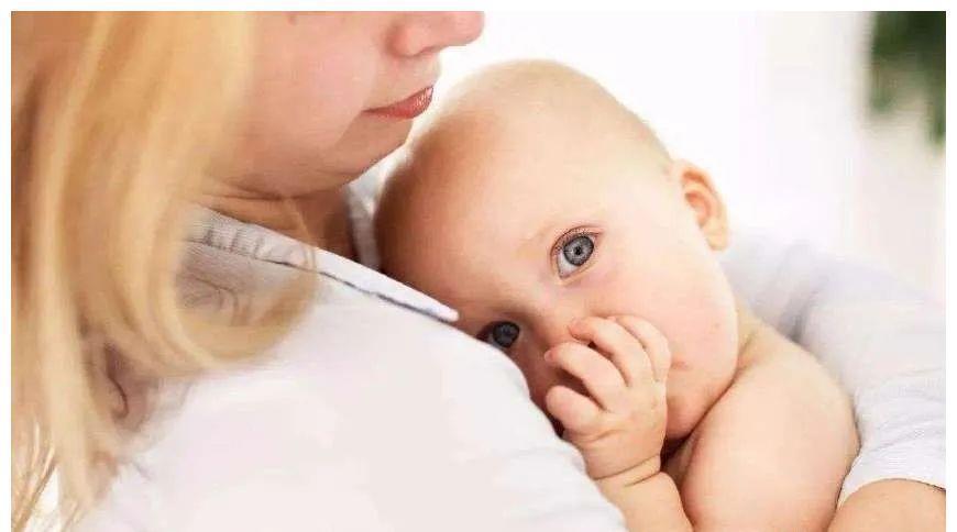 发育|6个月内宝宝,不会做这几个动作,可能是发育迟缓