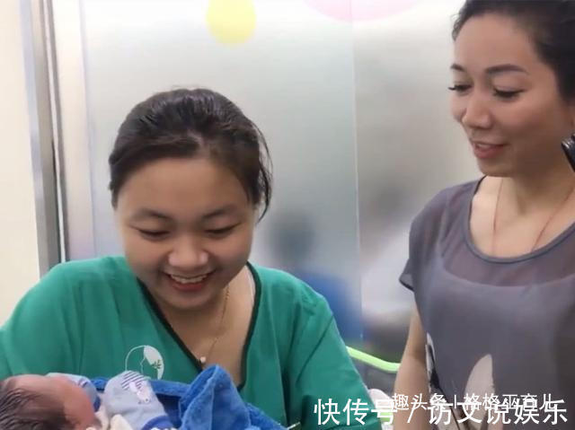 精神状态|外婆第一次抱外孙，医生却被外婆颜值吸引，网友真的是外婆吗