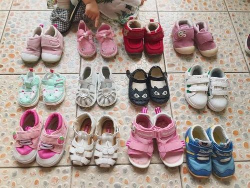 果冻鞋|8种凉鞋被列入“黑名单”,娃穿了易O型腿、足外翻,家长别买了