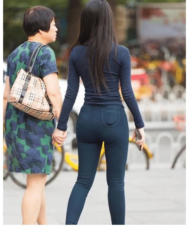 小姐姐|苗条纤细身材的小姐姐,一身修身穿搭,显得非常有气质