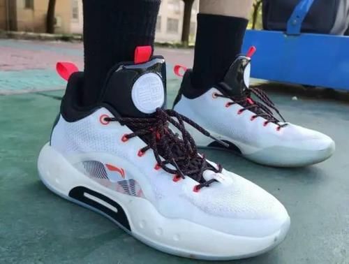 盘点识货篮球鞋销量前五名