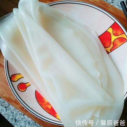 在家制作懒人凉皮，方法简单，味道鲜美，一碗不够吃！