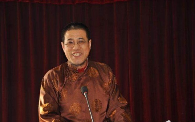 非议|乾隆七世孙身穿皇帝龙袍祭祖,引起非议!现实中居然是这样?