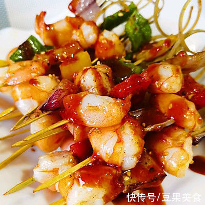 #暖冬酱在手，嗨吃部队锅#酱香五彩鲜虾串