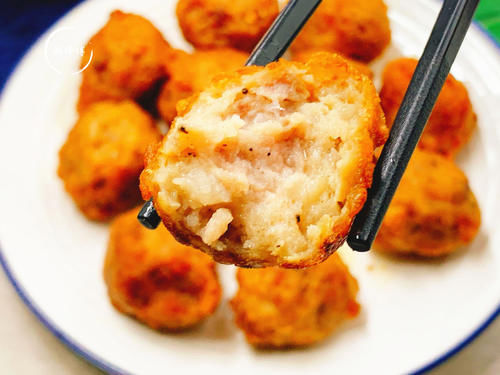  淀粉|炸肉丸时，放淀粉是大忌！厨师长：牢记3点，肉丸不散，还没腥味