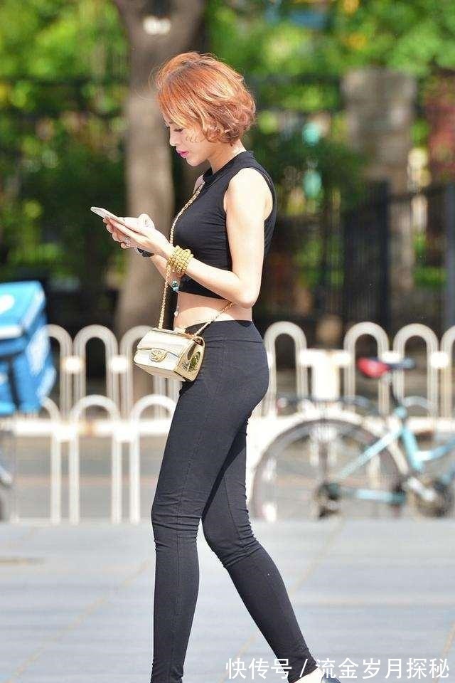 瑜伽裤 高贵典雅的瑜伽裤穿搭整体感非常优雅，彰显女人的气质，简约好看！