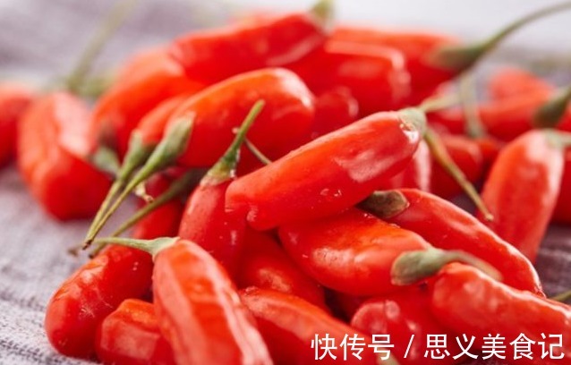 上火|枸杞是用温水泡还是开水泡?不少人泡错了,难怪喝了常上火!