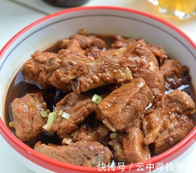 风味啤酒炖排骨,软烂脱骨,味道鲜美!风味啤酒炖排骨,软烂脱骨,味道鲜美!