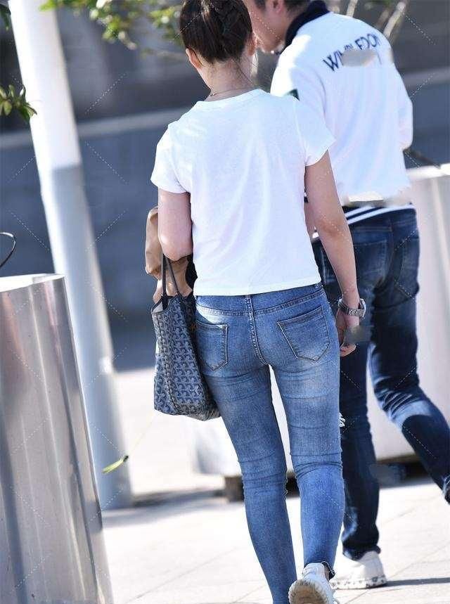 打底裤搭配不挑人，穿起来更随意，秒变妙龄少女