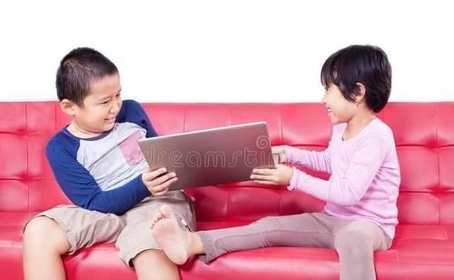 人际交往|当孩子的好朋友说:“我不跟你玩了”,孩子很伤心,该怎么办?