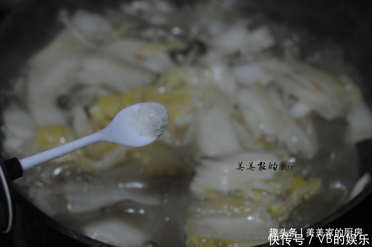 此物|天气寒冷，我最近爱上了此物，平民价格高享受，一碗下肚浑身暖