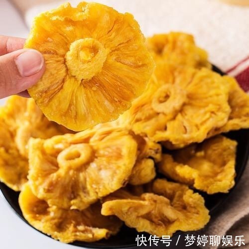 小零食|女性睡前多吃1种小零食,子宫干净了,皱纹淡了,皮肤细腻又光滑