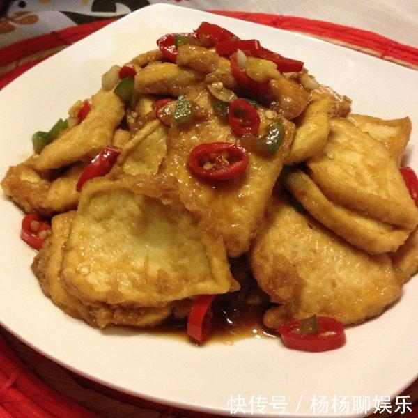 美食推荐鱼香煎豆腐，香辣香干肉片，麻辣啤酒虾，土鸡煲