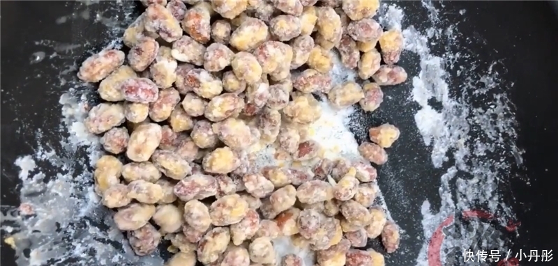 营养|花生米加2个鸡蛋,没想到这么好吃,营养又解馋,比大鱼大肉都香