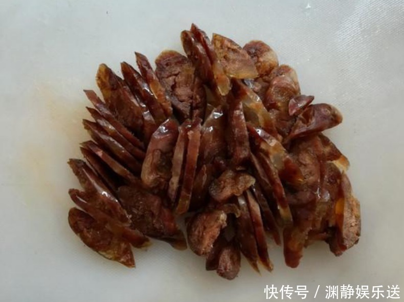  好吃|好吃又下饭的腊肠炒萝卜干，简单易做