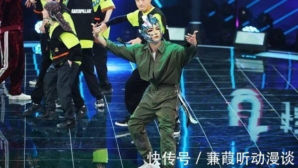 蒙面舞王|《蒙面舞王》第二賽段淘汰賽開啟,“國民舅舅”王耀慶驚喜助陣猜評(píng)團(tuán)