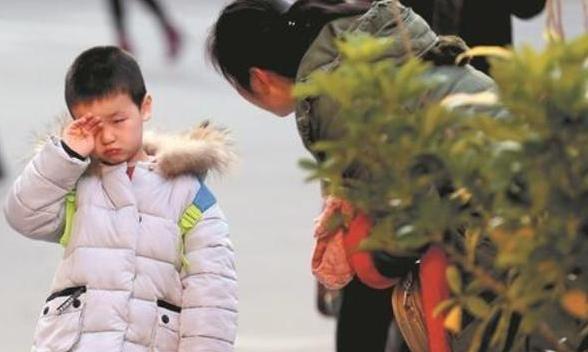 姓名|小学生考场崩溃大哭，只因姓名有103画，监考老师看后无从下手