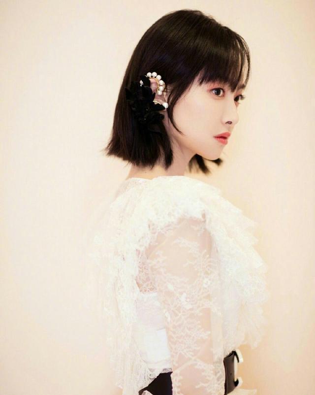 羊毛卷 50多岁的女人,不管白发还是黑发,少整这3种发型,显老没气质