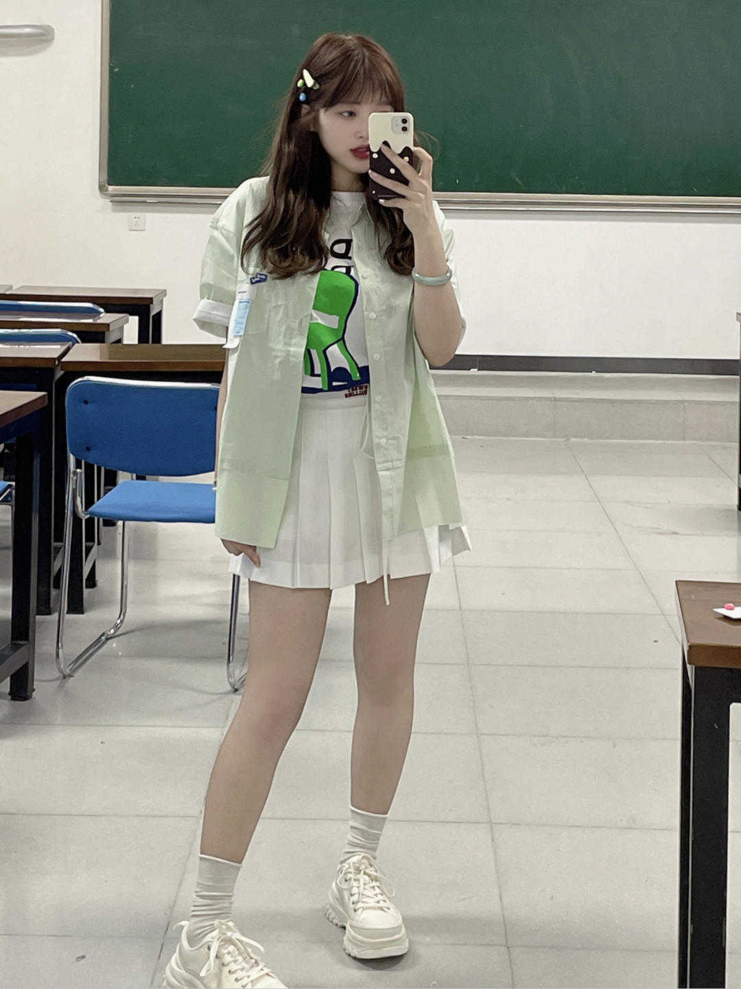 好看|秋天不建议直接穿T恤,这样叠穿洋气又高级,主要是显好看