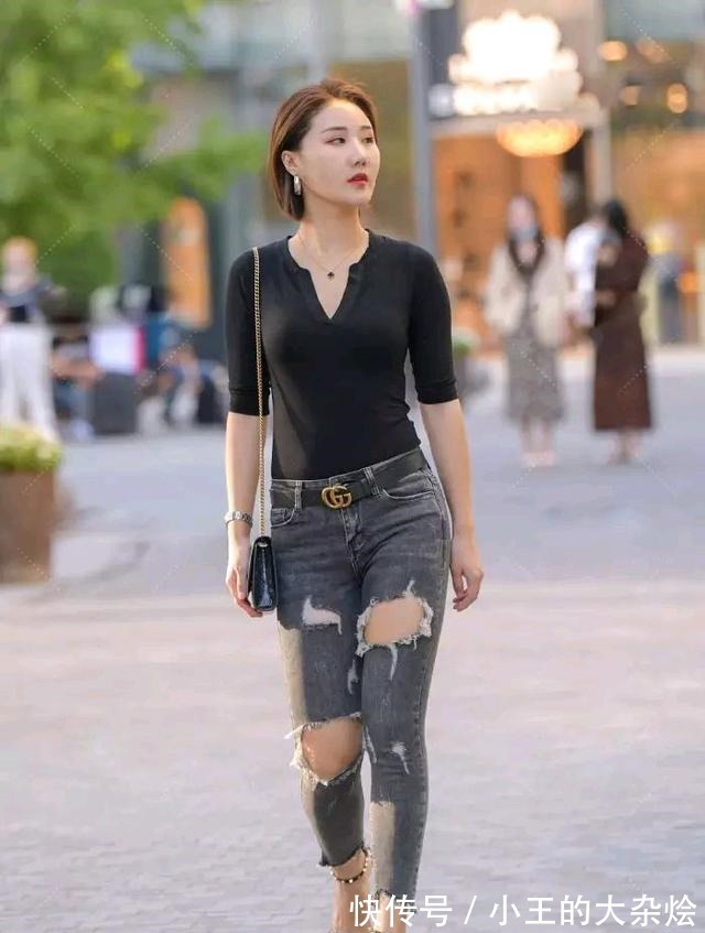 包臀短裙 不同的穿搭风格能给生活增添乐趣，看看时尚女人是怎么做的吧！