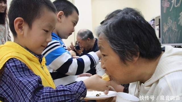 肚子|“毒面条”害了孩子?家长毫无察觉,孩子肚子饱了却没了“未来”