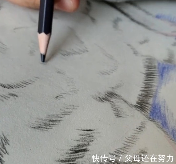 美术生画#美术生画兔子素描像,刚开始看不出是什么,看完后惊呆了