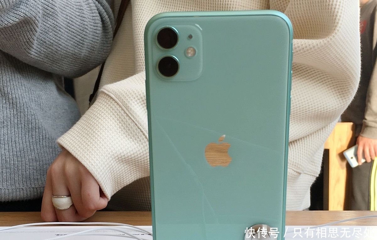 苹果|别纠结了，iPhone12不比拍照，库克的心思就没在那，而是这里！