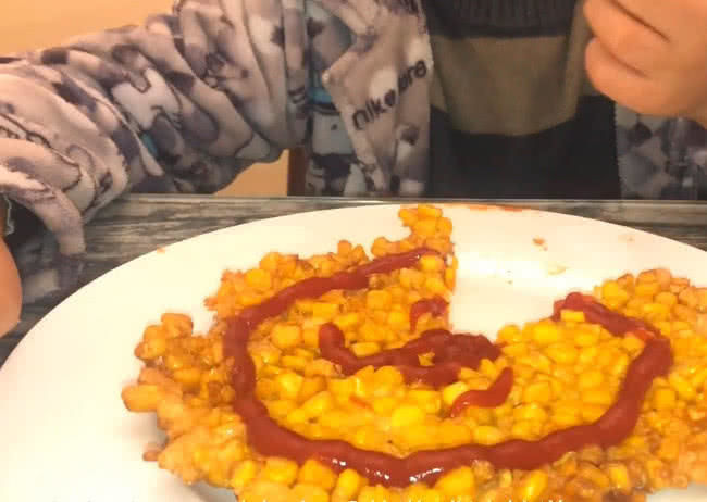 玉米别再煮着吃,加个鸡蛋筷子一搅,三个玉米都不够吃