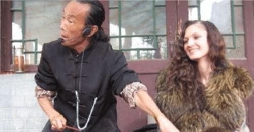 吴桥#中国最后一位缩骨功大师:用三个球两个碗,赢了李嘉诚4亿