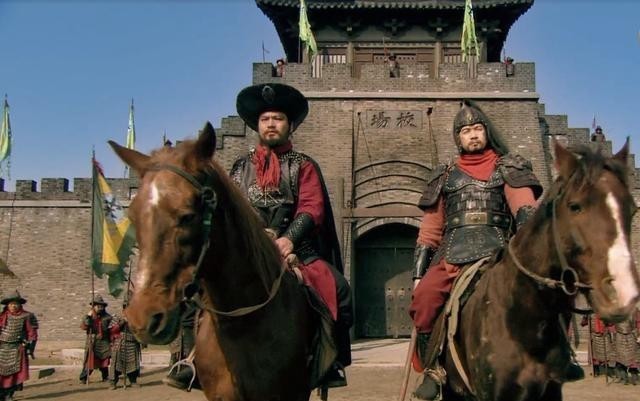  有无|高俅逼陆谦害林冲，陆谦有无两全其美之计？两个人的思路值得借鉴