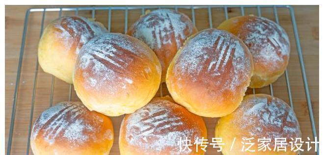 烤盘|红薯最好吃又简单的做法,打入2个鸡蛋,不用加水,出锅金黄诱人