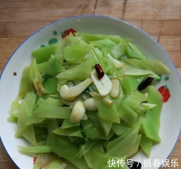 横截面|便秘最怕这个菜,3元一斤,2块钱能炒一大盘,常吃宽肠通便