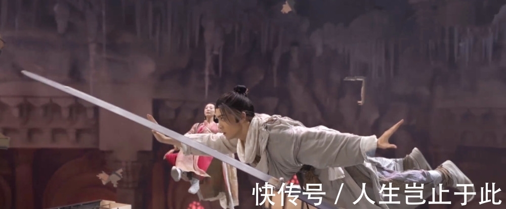 白虹剑|倚天中除了倚天剑之外,还有两把宝剑,其中一把比倚天剑还牛