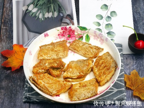 煎鱼|煎鱼时,有人抹姜汁,有人拍面粉,都不对!厨师长教你正确做法