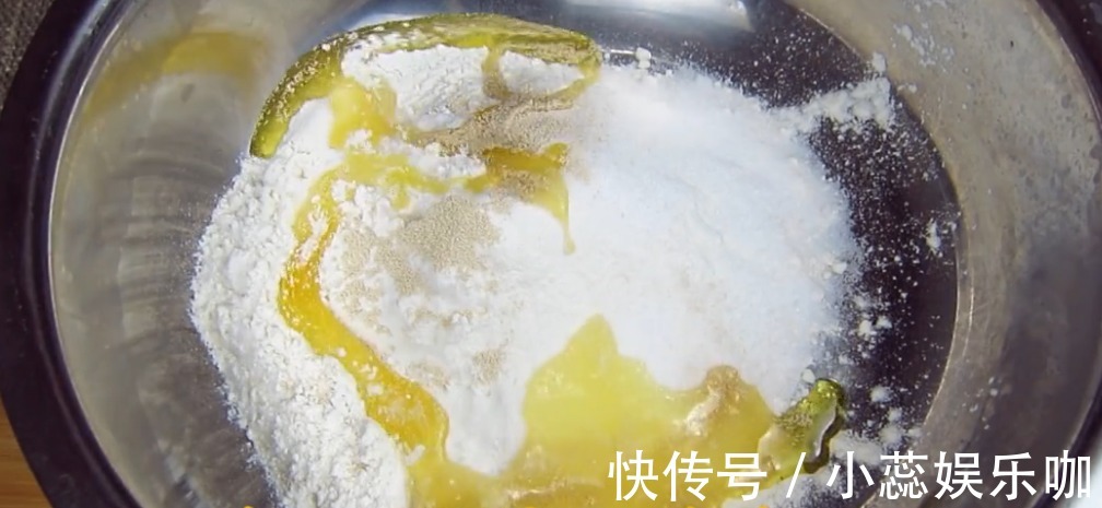 面团|教你正宗的面包做法,学会这个诀窍,面包才柔软蓬松,一次就成功