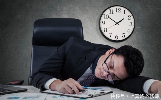 “便秘君”时常来捣乱,这三类食物少吃点,难怪你会排不出黑宿便