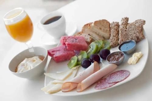 宝妈|张文宏:孩子的早餐不能糊弄,重视“三不”原则助力孩子长高个