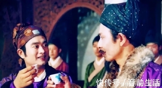 曹雪芹#宝玉去袭人家,袭人哥哥花自芳为何害怕?曹雪芹:贾府规矩大