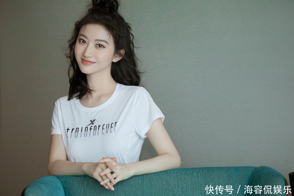 陈数|奔三奔四女性留什么样发型好看,明白几点发型知识就够,年轻貌美