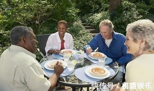 食物|每个60岁以上的老年人,都该戒掉这3个关于“吃”的习惯