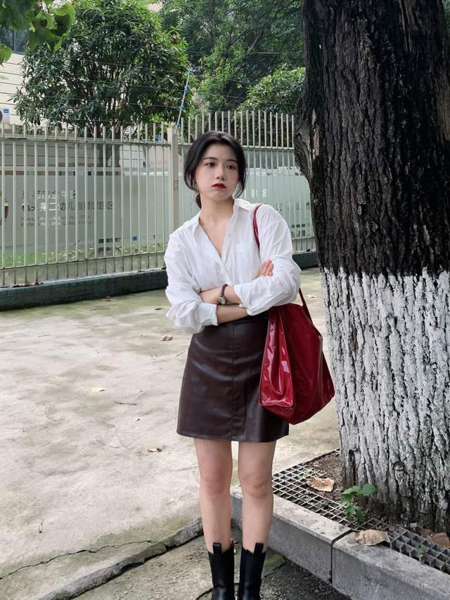 秋天|早秋的甜酷穿搭!针织开衫+牛仔裙,简约大方不做作,优雅又洋气