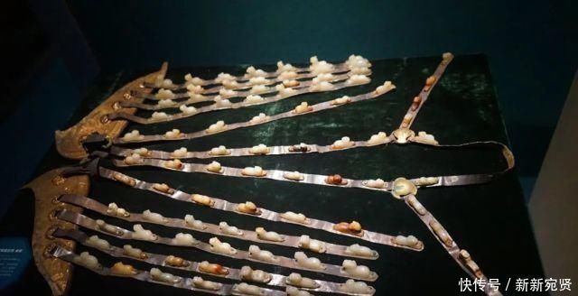 契丹贵族墓画了幅汉人美女图,还题诗说“征辽”