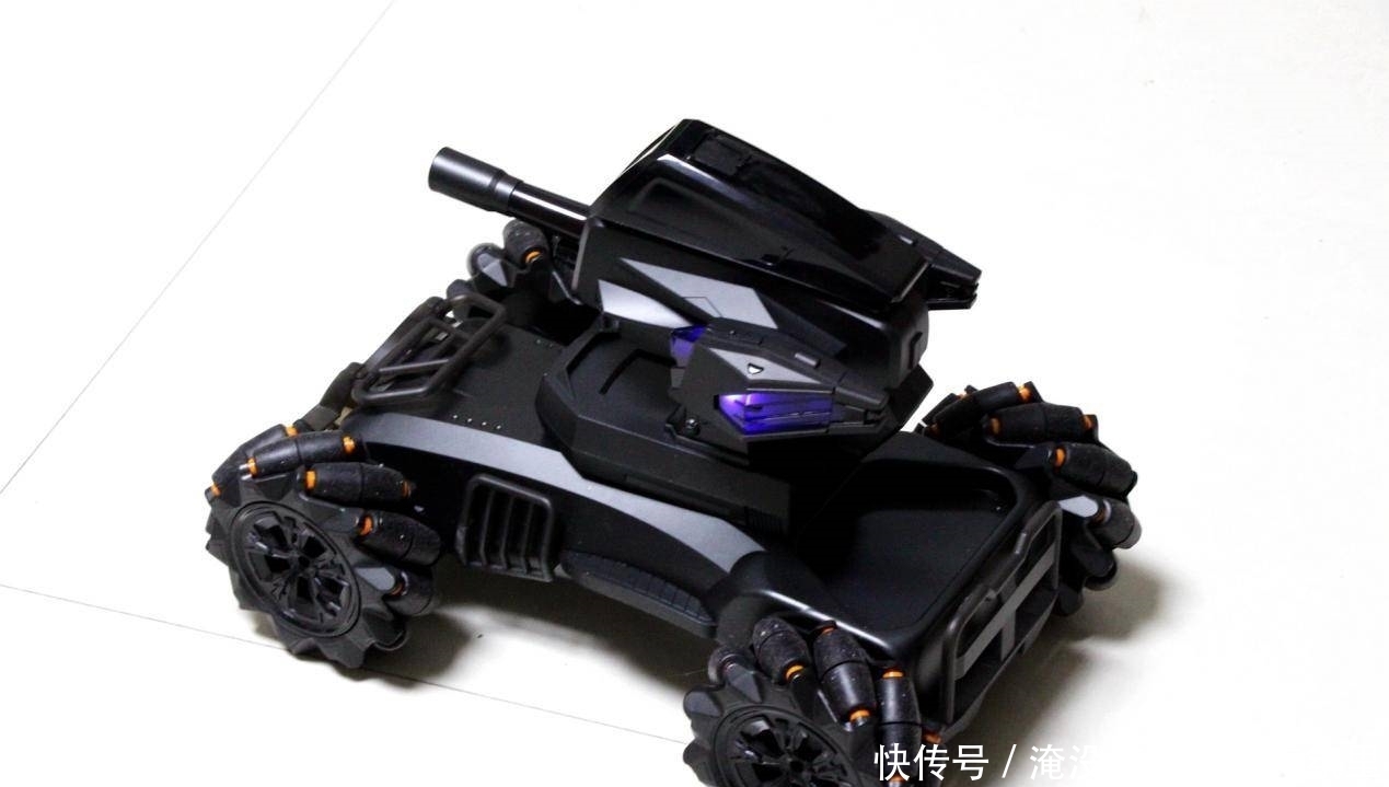 电池|全向轮轻松操控,动作智能编程:百思童智能遥控机甲评测